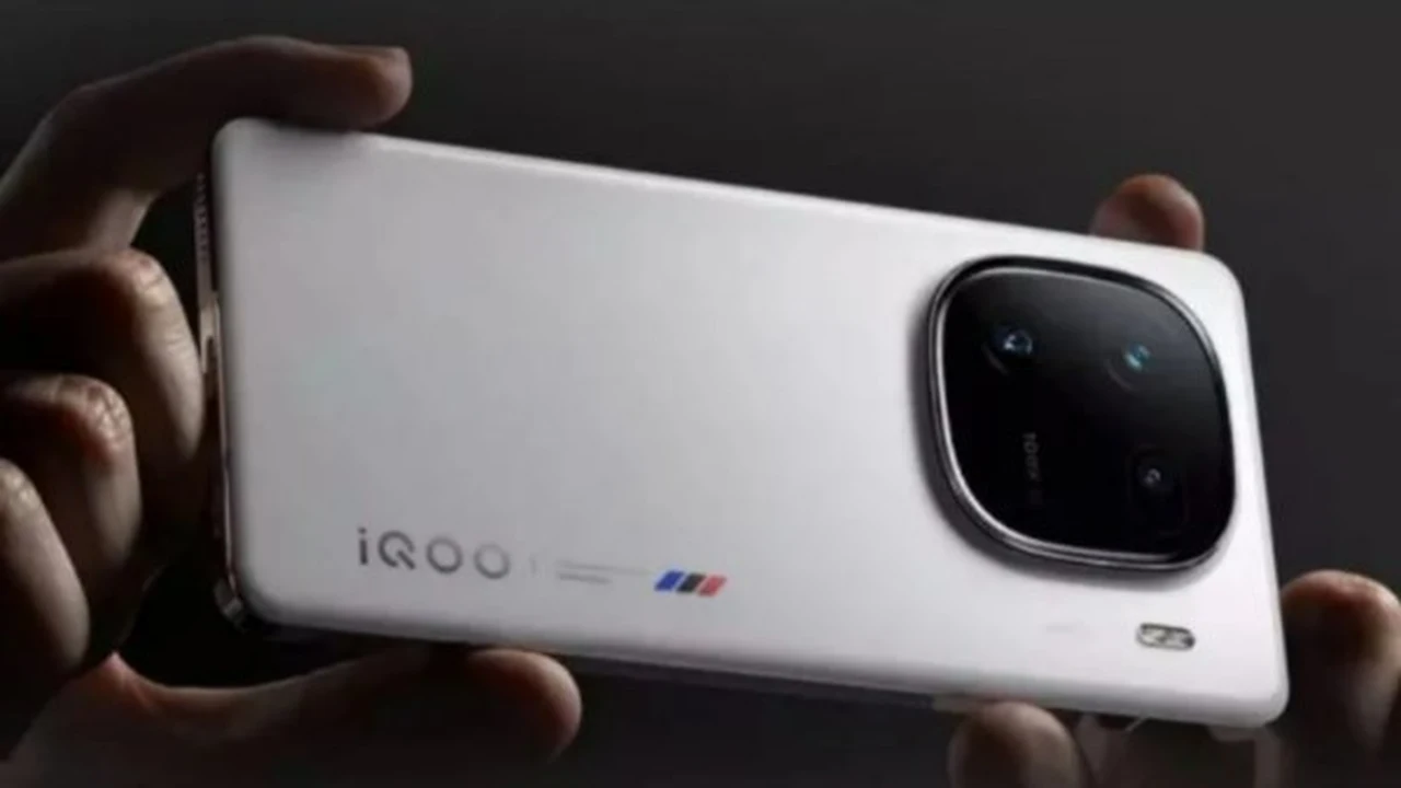 مواصفات احترافية تضع هاتف iQOO Z11 في صدارة المنافسة بأسواق الهواتف الذكية